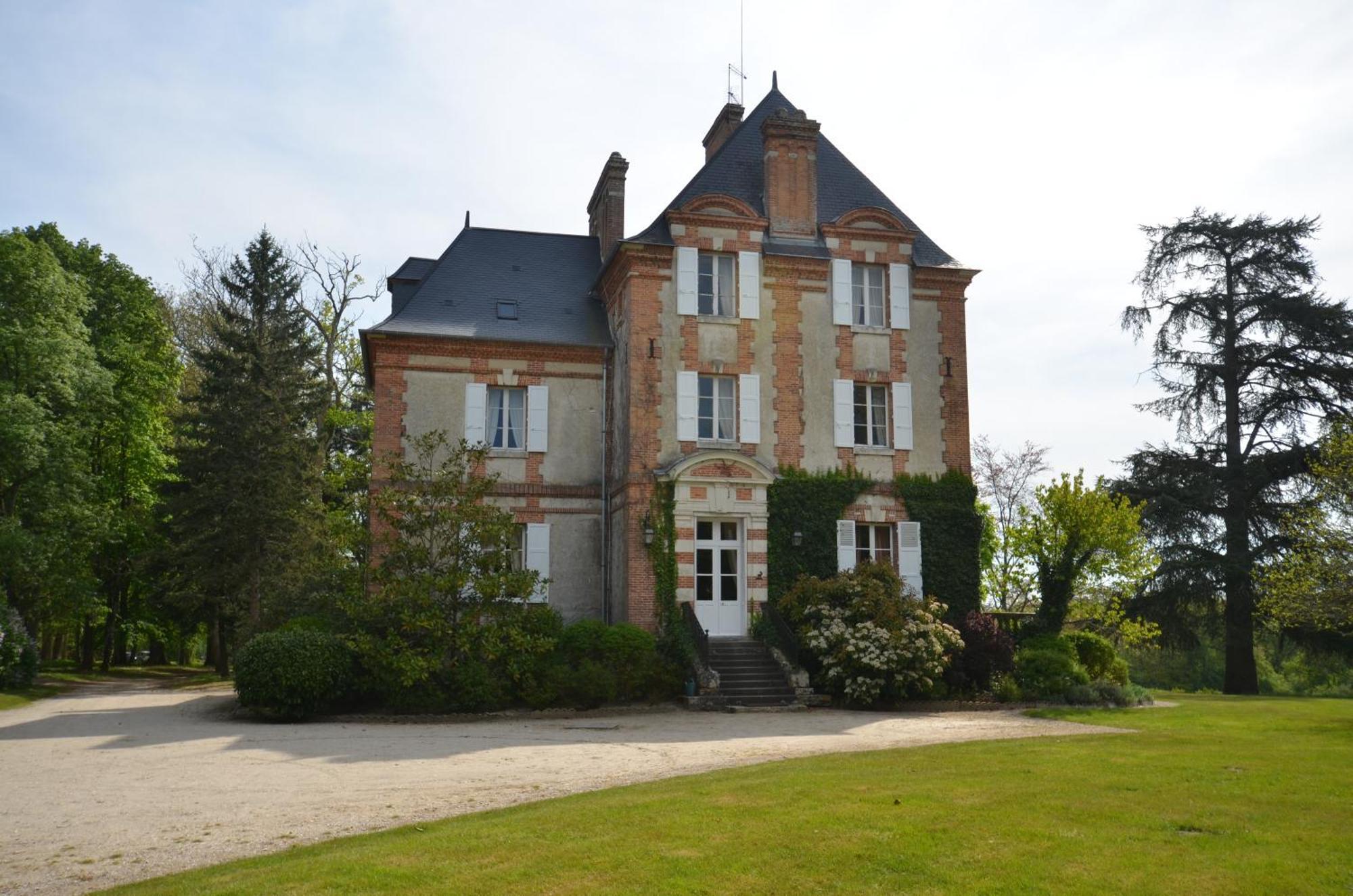 Hotes De Montboulan Salbris Buitenkant foto