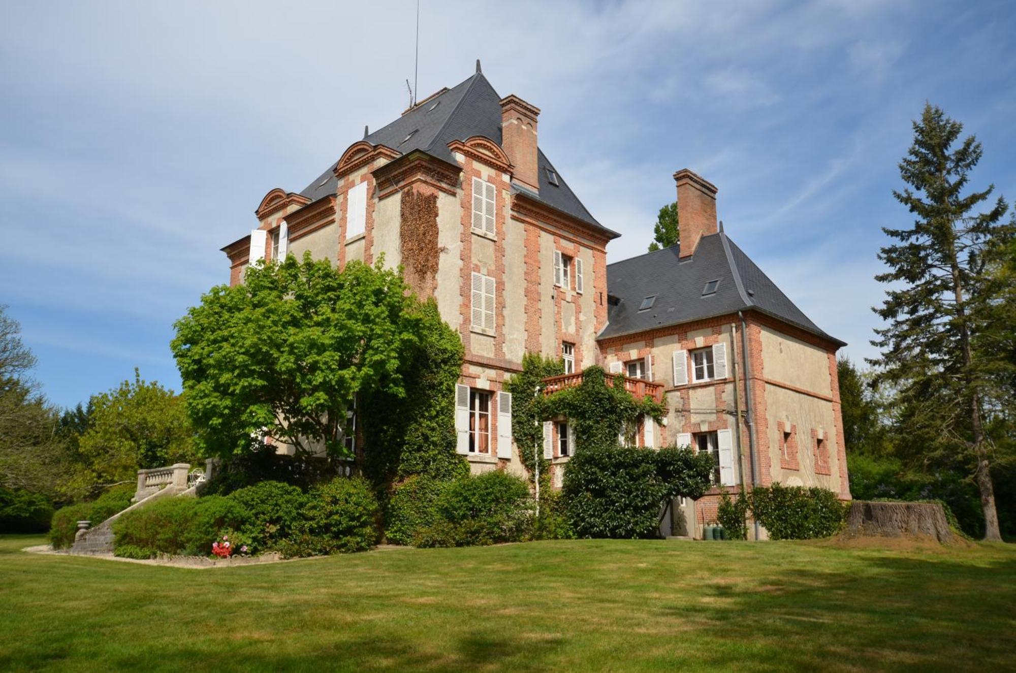 Hotes De Montboulan Salbris Buitenkant foto