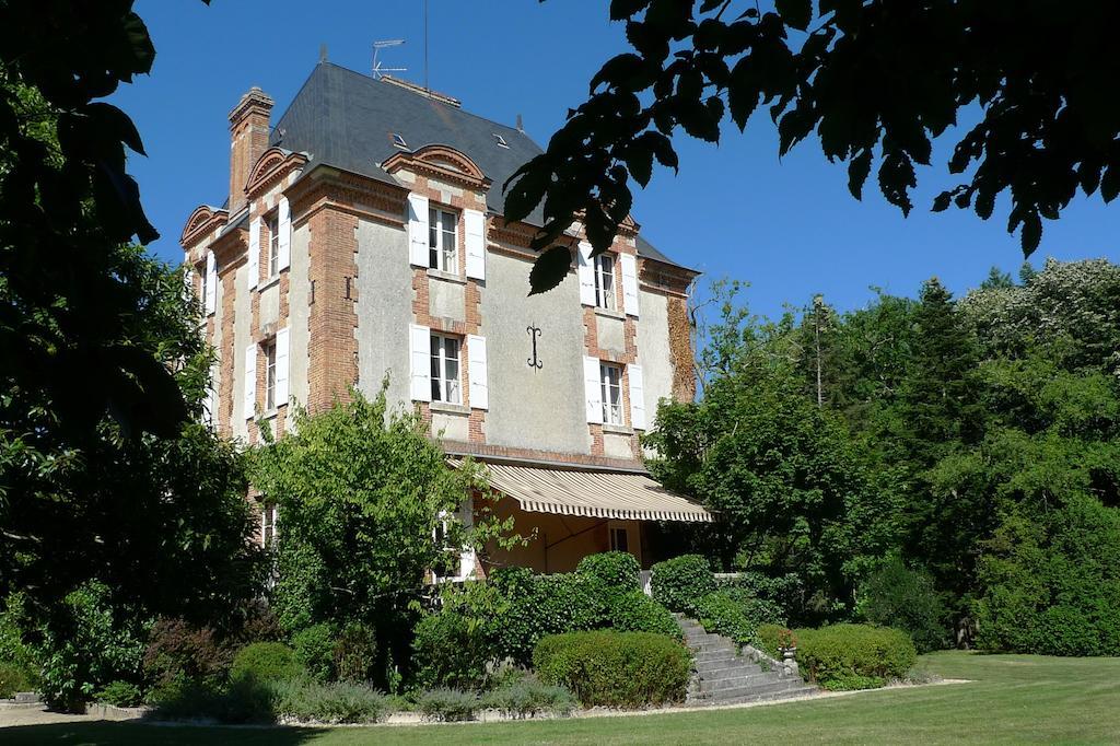 Hotes De Montboulan Salbris Buitenkant foto
