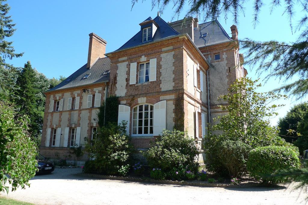 Hotes De Montboulan Salbris Buitenkant foto