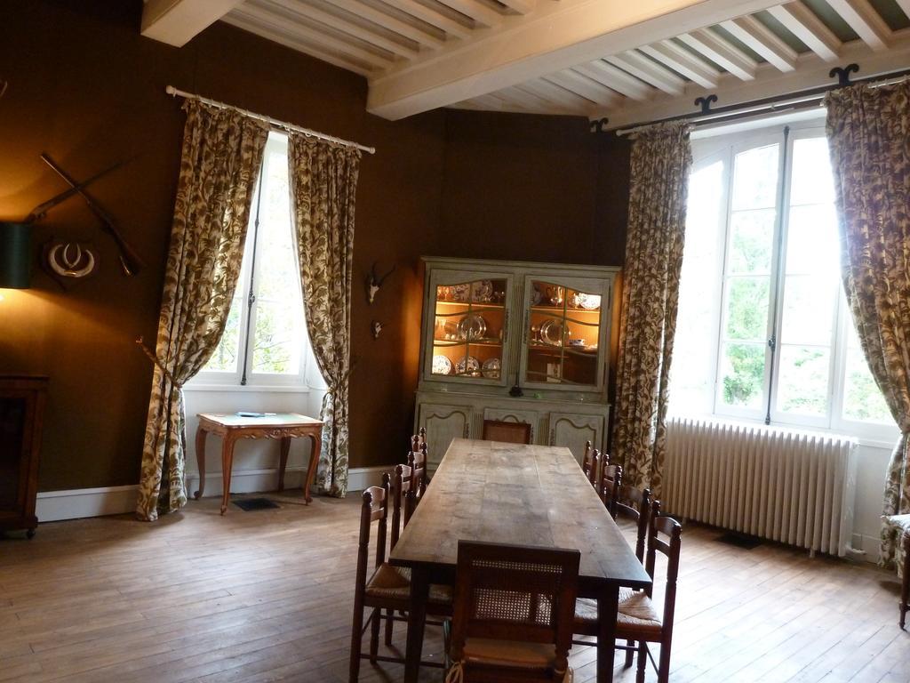 Hotes De Montboulan Salbris Buitenkant foto
